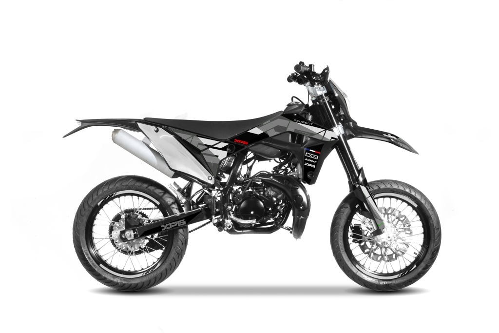 Peugeot va controcorrente: a EICMA 2025 arriva l'XP6, un cinquantino a marce!